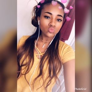 Meet your Posher, Elani